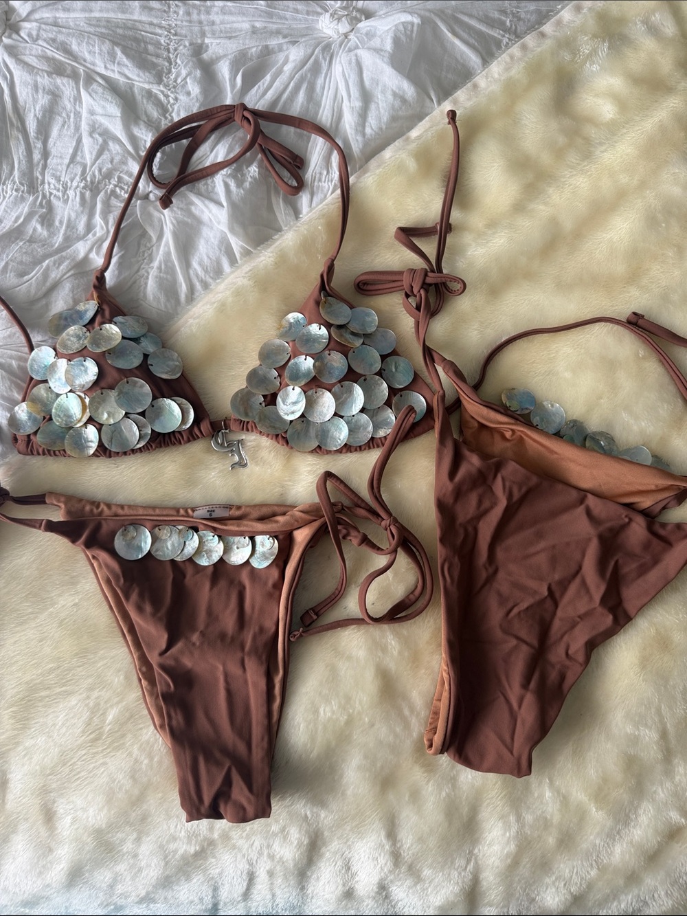 CI SWIM Women’s Brown Shell-Embellished Bikini Set with Small & Medium Bottom